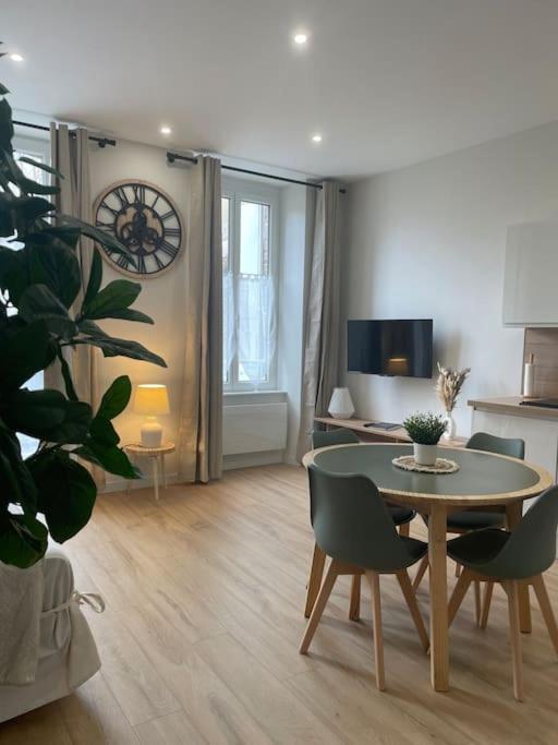 Joli Appartement Avec Parking - Proche Centre Ville Chartres Eksteriør bilde