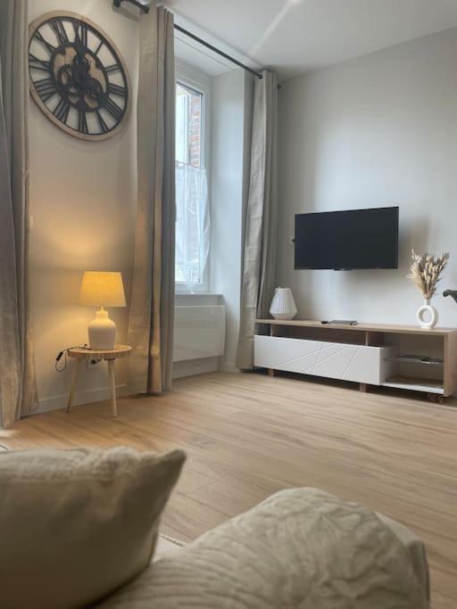 Joli Appartement Avec Parking - Proche Centre Ville Chartres Eksteriør bilde