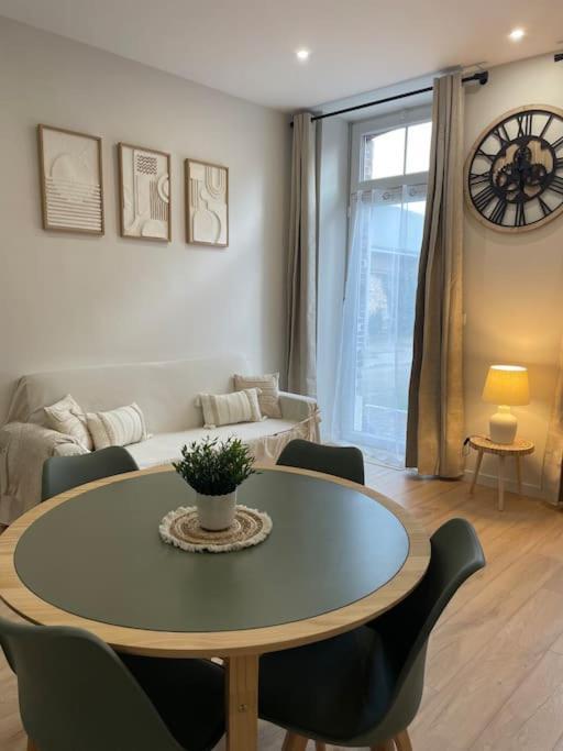 Joli Appartement Avec Parking - Proche Centre Ville Chartres Eksteriør bilde