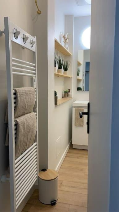 Joli Appartement Avec Parking - Proche Centre Ville Chartres Eksteriør bilde