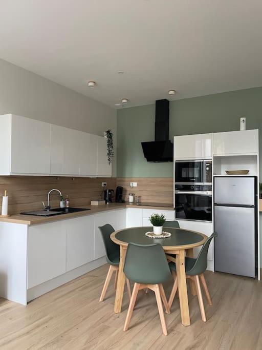 Joli Appartement Avec Parking - Proche Centre Ville Chartres Eksteriør bilde