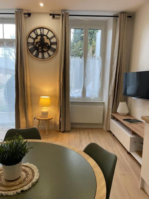 Joli Appartement Avec Parking - Proche Centre Ville Chartres Eksteriør bilde
